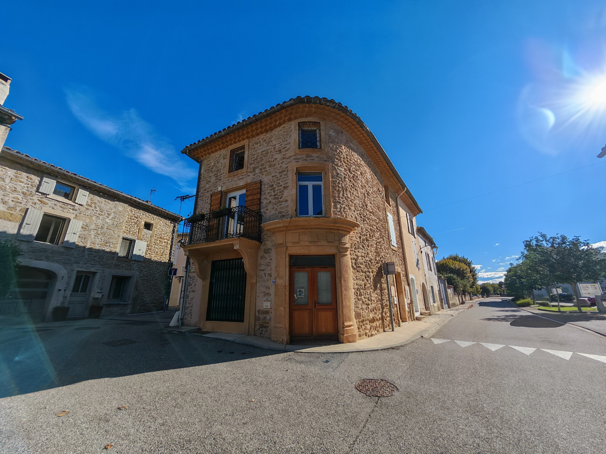 BEL IMMEUBLE EN PIERRE- IDÉAL INVESTISSEUR   335 000 € FAI