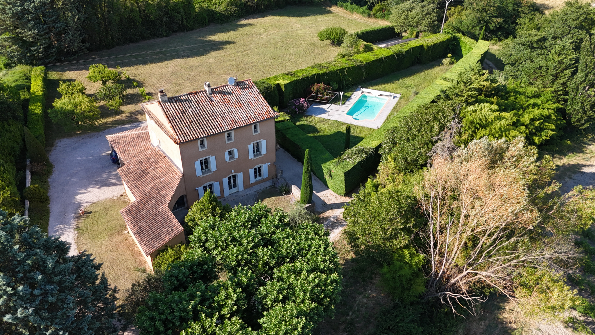 Mas en Provence avec piscine sur 1 ha